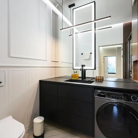 Black Diamond With Terrace - Botanica Jelitkowo By Oneapartments Апартаменты *